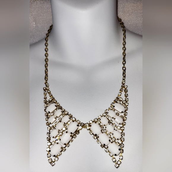 Lovely White Resin / Rhinestone Gold Tone Collar Statement Necklace - Picture 1 of 4